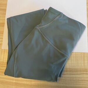 Lululemon Base Pace High-Rise Tight 25" in Misty Glade size 2